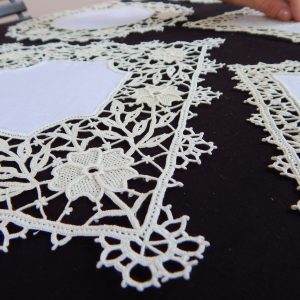 Lezione di merletto ad ago Aemilia Ars a Roma